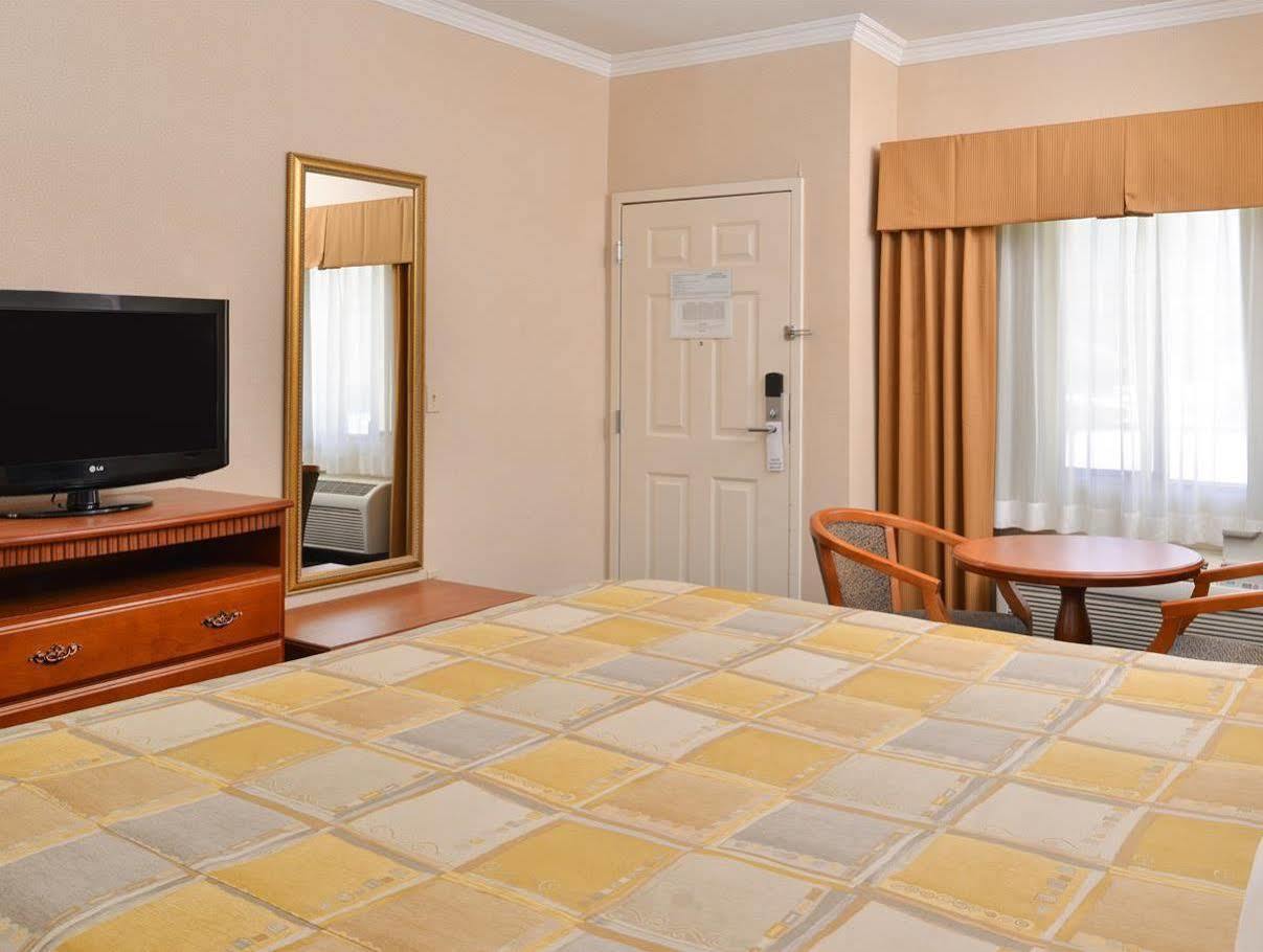 Starlight Inn & Suites Motel 29 Palms Joshua Tree National Park Туэнтинайн-Палмс Экстерьер фото