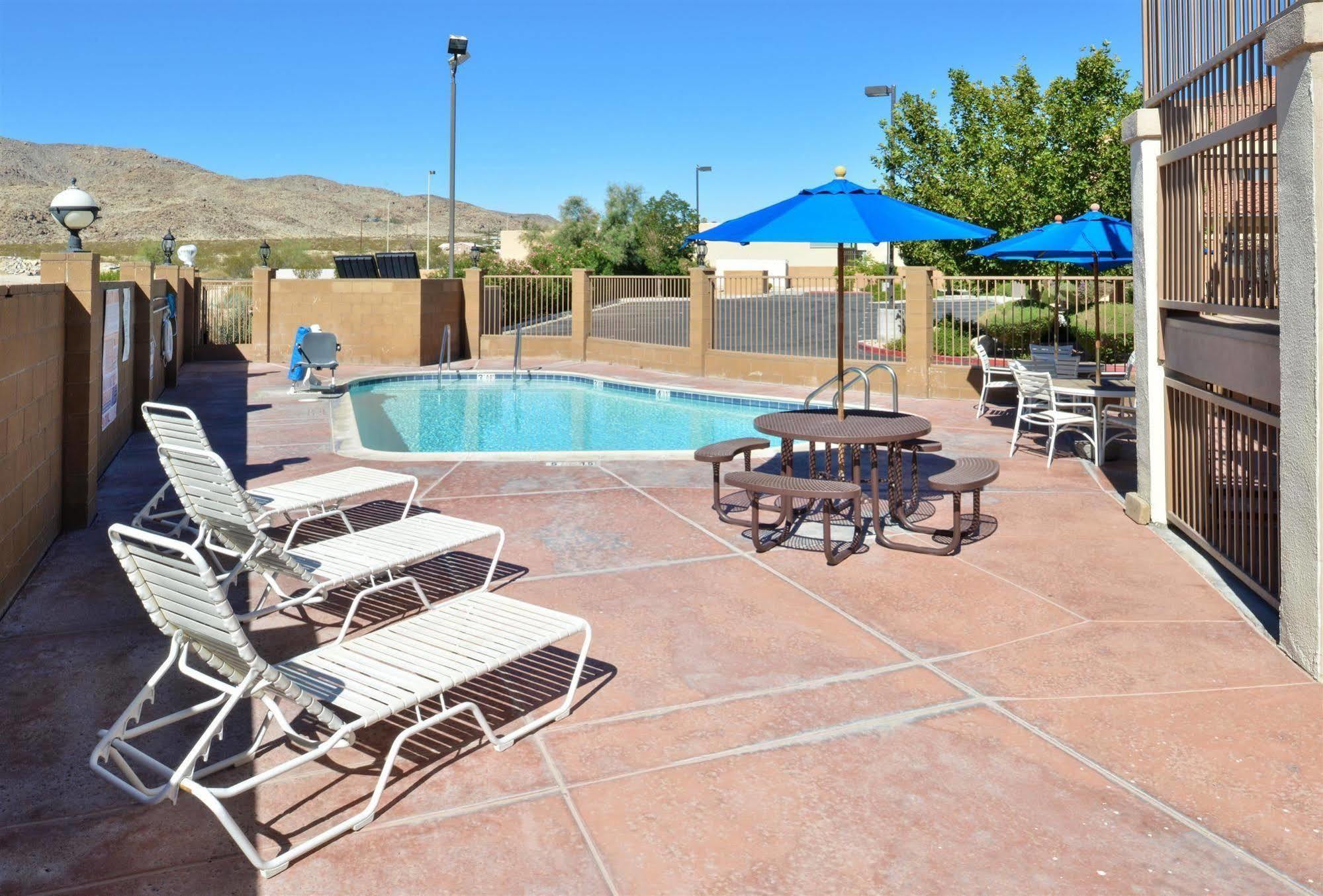Starlight Inn & Suites Motel 29 Palms Joshua Tree National Park Туэнтинайн-Палмс Экстерьер фото